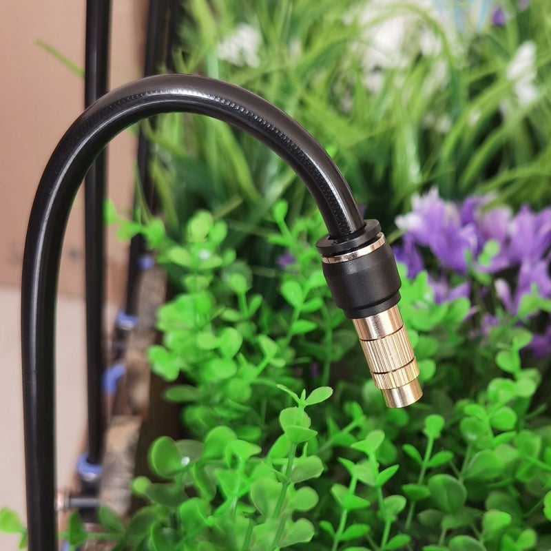 Dispositivo de riego automático con rociador universal